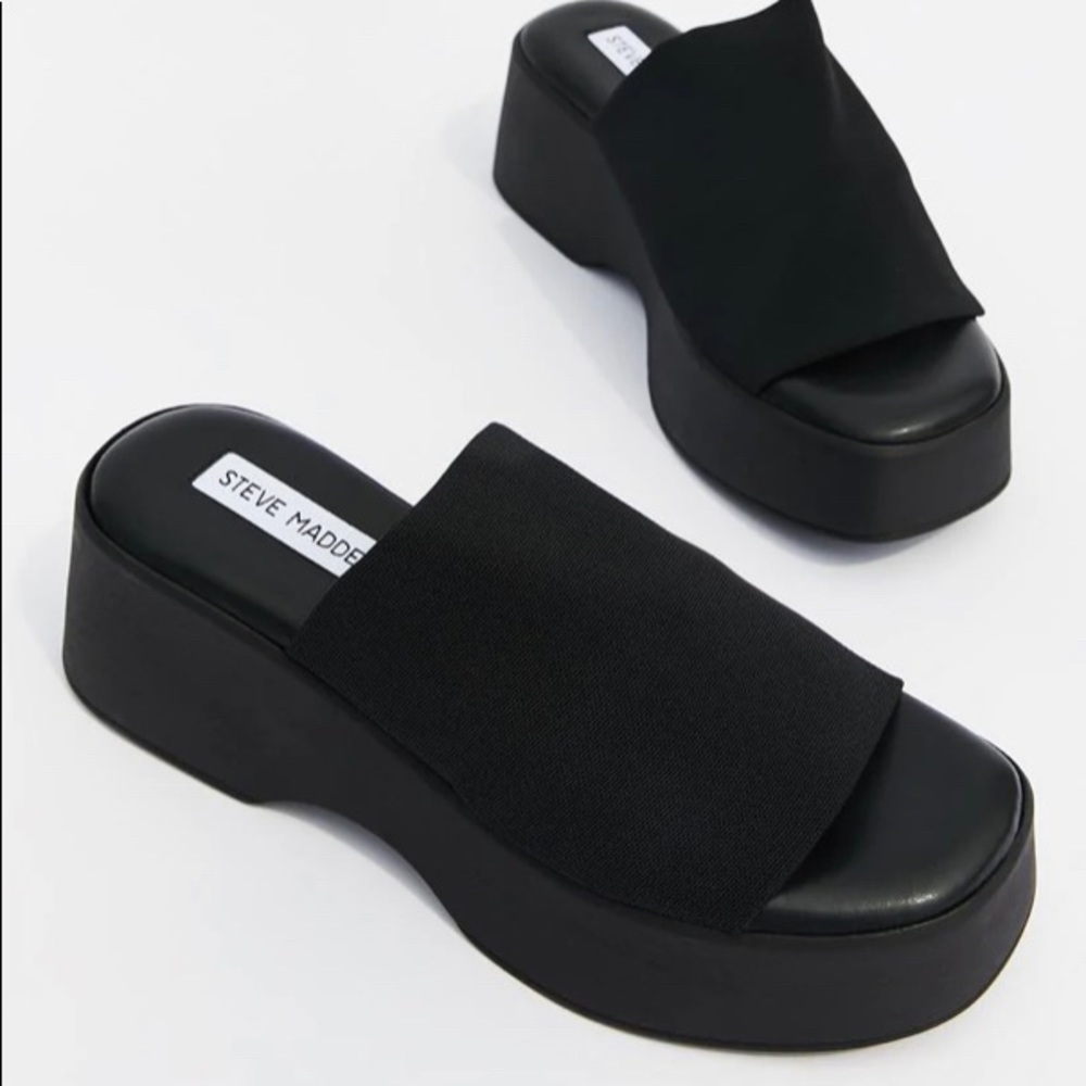 Steve Madden // Slinky 30 Platform Slide Sandal // Black // Size 11